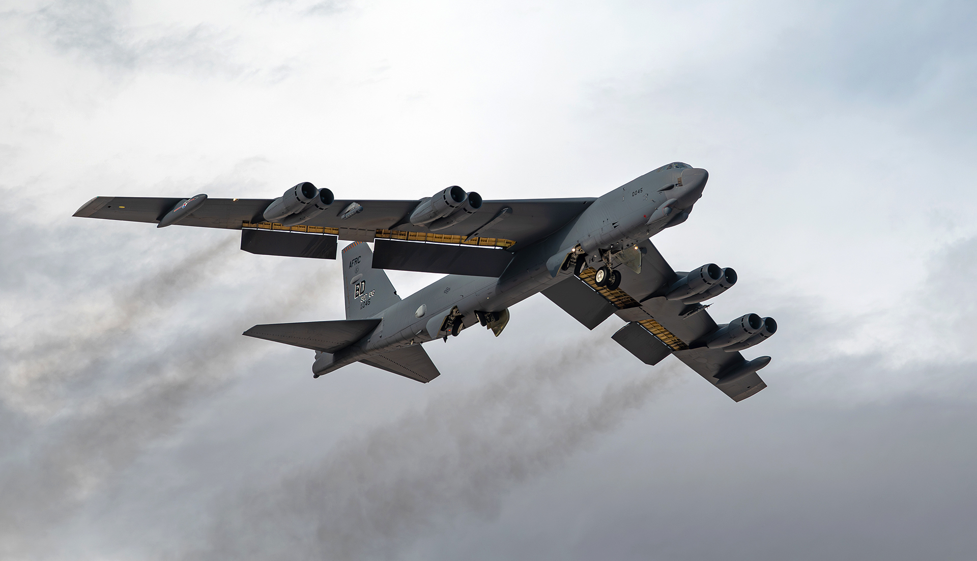 WSINT 25-B Take offs airmen pushing a missile in warehouse